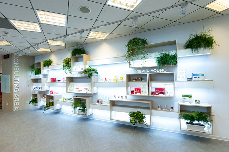 Avon雅芳體驗中心台北館Open,注重空間綠化,呈現時尚摩登感。