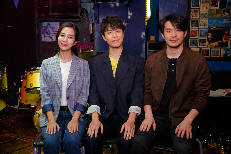 温貞菱(左)、姚淳耀(右)主演《不用告訴我》MV,主唱韋禮安(中)淪為臨演。