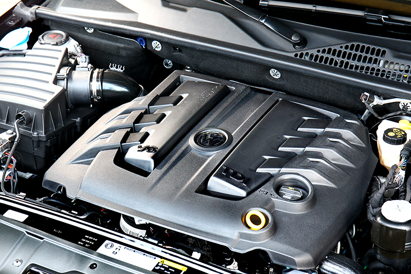 3.0 V6 TDI柴油渦輪增壓系統可輸出204hp與51kg-m的峰值動力,0-100km/h加速僅9秒即可完成。
