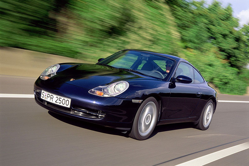 電影《驚天動地60秒》(Gone in 60 Seconds)中出現的保時捷911 Carrera(Type 996)。