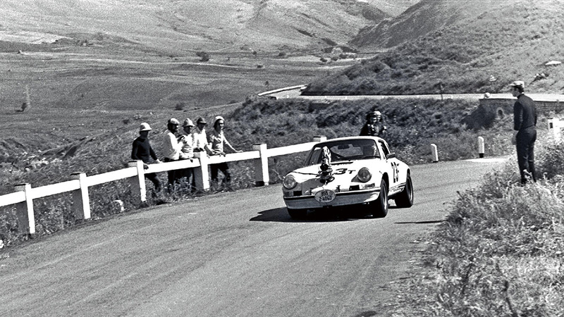 911 ST 2.5於1972年推出的紀錄片(The Speed Merchants)拍攝過程中擔任攝影車。