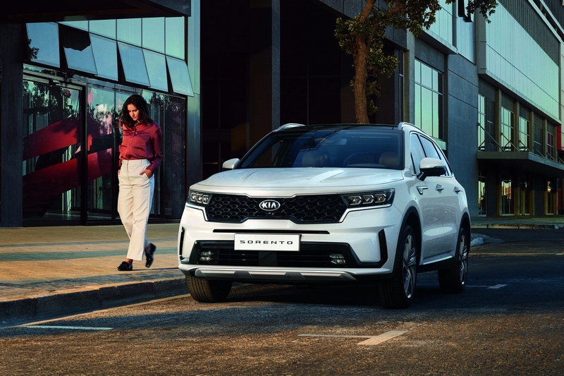 Kia新世代Sorento於2月線上日內瓦車展發表,近日Kia則替歐洲Sorento導入BVM盲點影像偵測系統。