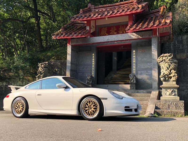 陳熙之車庫裡愛駒之一 996 Carrera 配GT3套件。/陳熙之提供