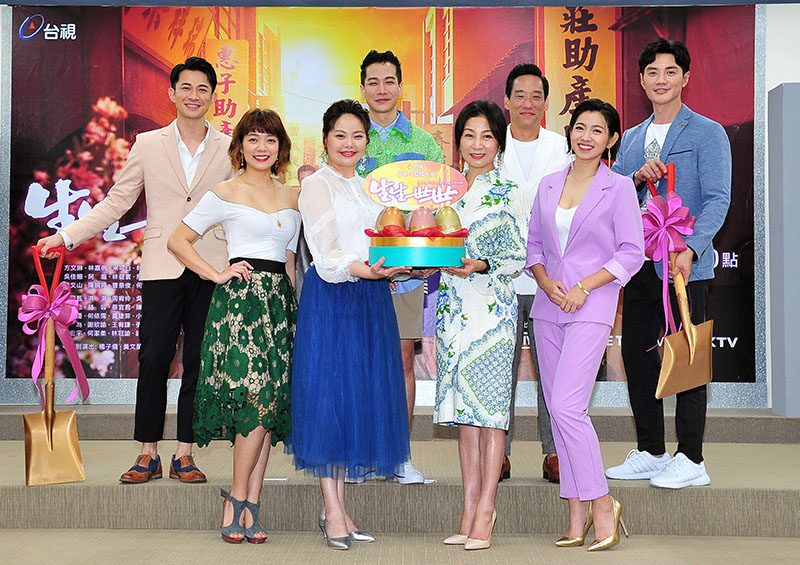 《生生世世》演員(左起)林雨宣、林嘉俐、方文琳、米可白、曾子益、薛仕凌、阿龐、方大緯。