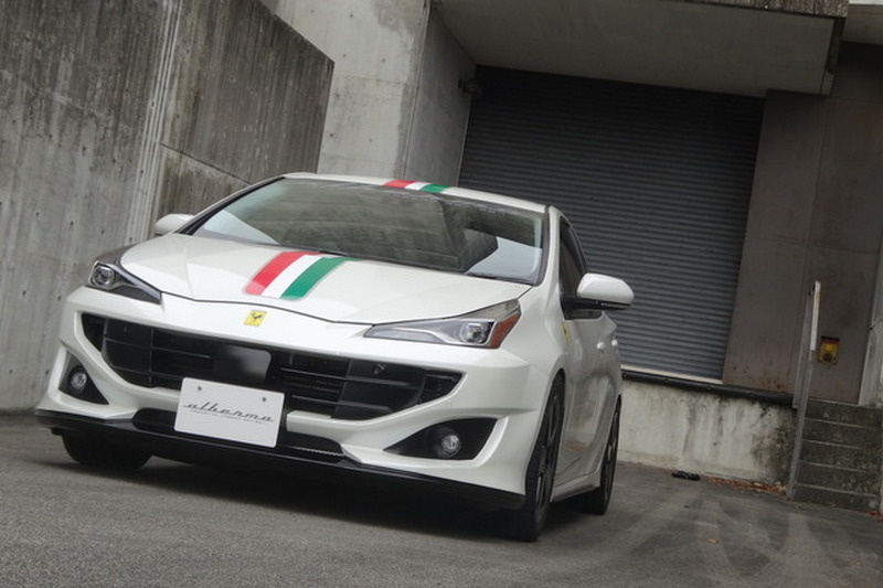 這次Albermo將Toyota Prius變成Ferrari Portofino。