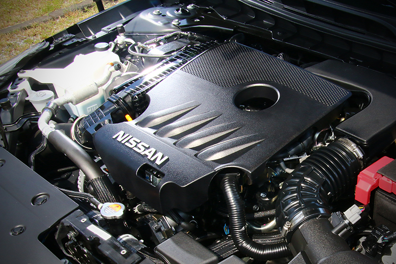 規格上,VC-Turbo直列四缸可變壓縮比渦輪增壓引擎的248hp/5600rpm與38.8kg-m/4400-4800rpm峰值輸出看來確實強大。