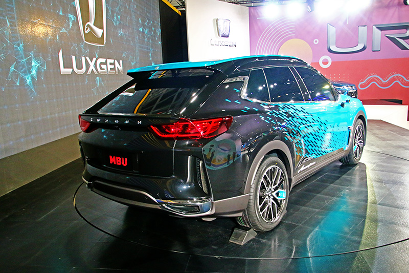 對照MBU概念車之後,你會發現其實與偽裝車相去不算太遠。