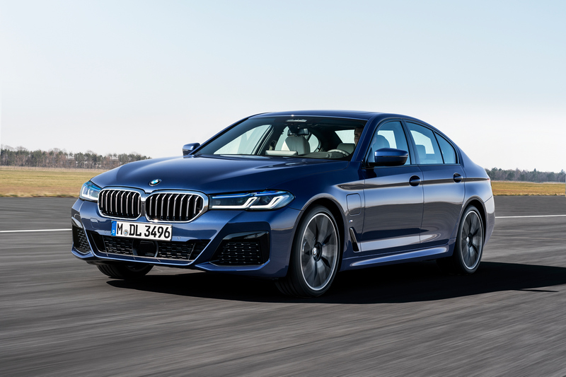 此次新增545e車型,動力系統維3.0升渦輪引擎+電動馬達,擁有394hp/61.2kgm性能表現。