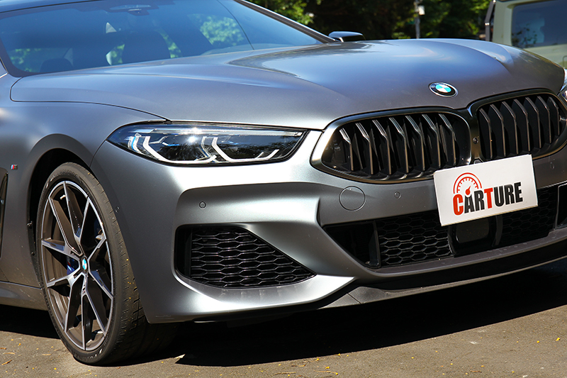 M款外觀與鈰灰色套件和選配的消光車漆,是構成M850i xDrive Gran Coupe散發運動氣息的關鍵。