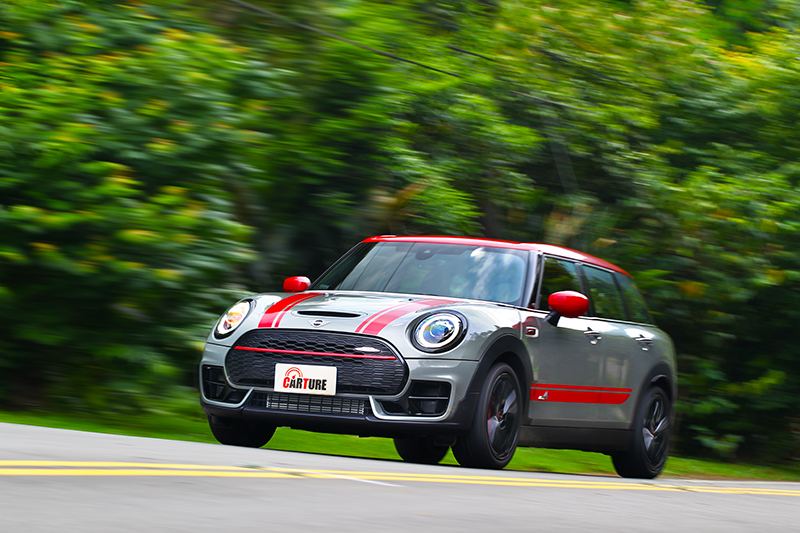 開著Mini JCW Clubman All4回味著當年令人愛上它的原因。