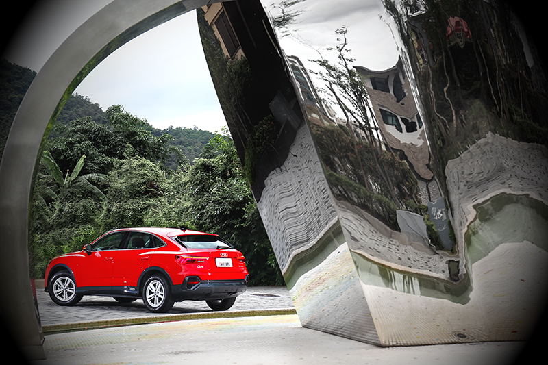 Q3 Sportback是Audi首款斜背休旅車型。