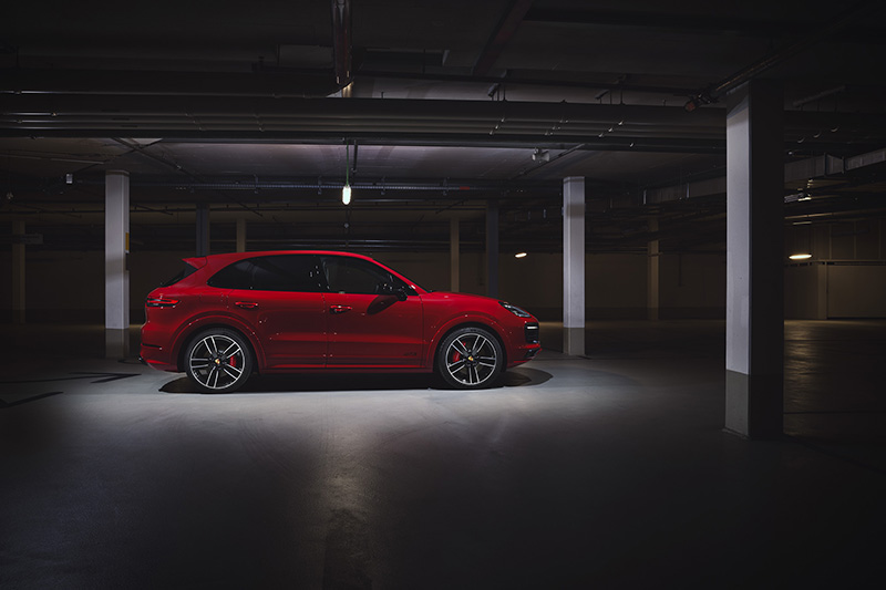 全新Cayenne GTS搭載4.0升V8雙渦輪引擎,最高動力表現可輸出460 PS(338 kW)與扭力 620 Nm,全方位強化Cayenne GTS性能表現。