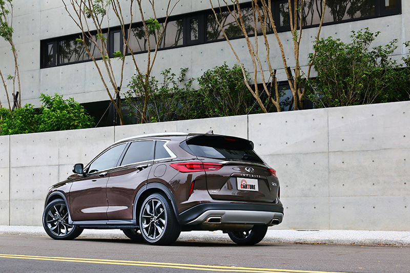 QX50的設計是成功的,因為其不僅延續品牌語彙同時加添時尚感度,更重要的是還不致離經叛道曲高和寡。
