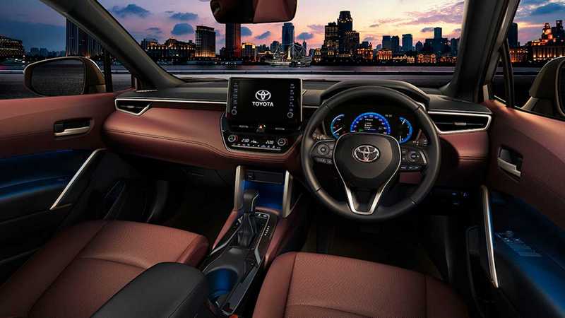 在新世代家族風格鋪陳下,Corolla Cross座艙有著與Altis相近的格局。