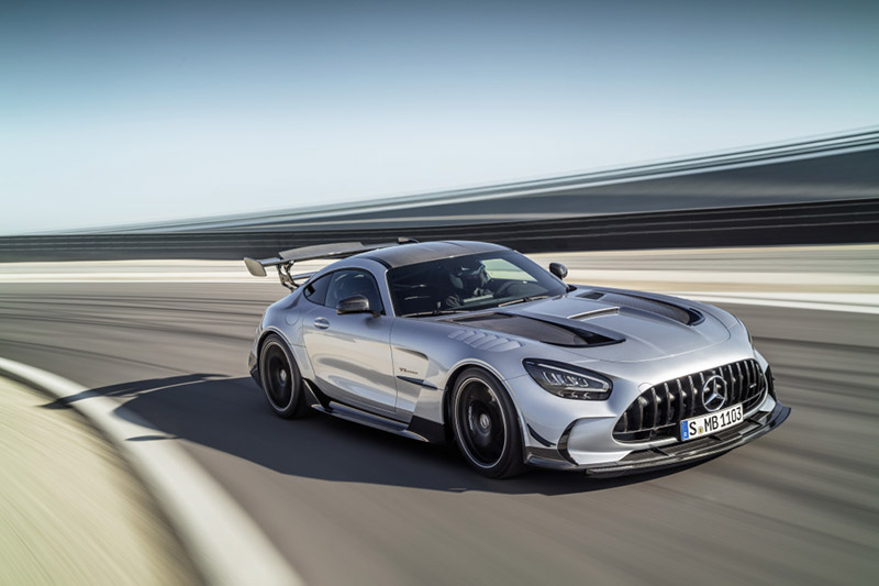 長得很兇的Mercedes-AMG GT Black Series,性能數據依當前標準,不算太好。