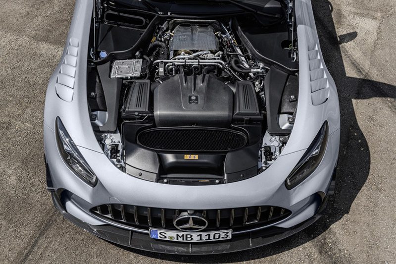 Mercedes-AMG GT Black Series一樣搭載4.0升雙渦輪增壓V8引擎，最大動力輸出一口氣拉高到730hp與800Nm。