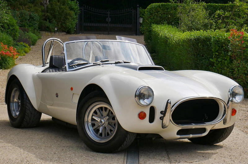 近日又宣布將帶來AC Cobra V8車型。