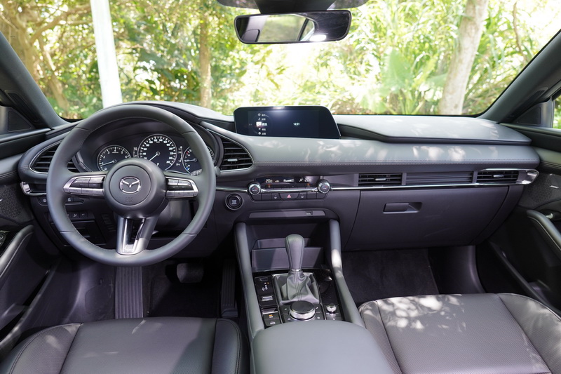 Mazda 3 質感為三者中的佼佼者,細膩的座艙氛圍大幅提升整體價值