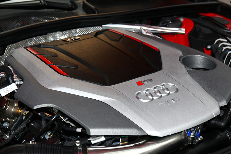 全新2.9 升TFSI V6引擎可提供最大馬力450 hp與最大扭力 600 Nm。