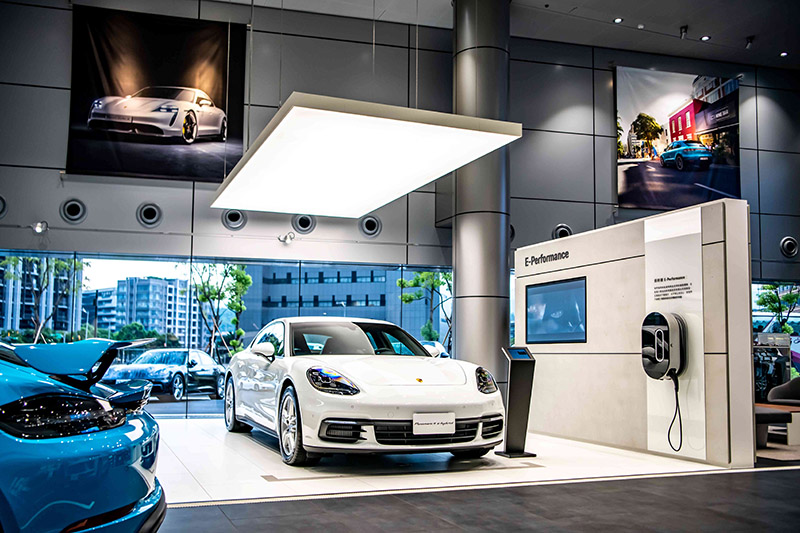 「E-Performance Module」展示新世代純電或混合動力車款,與數位化創新科技服務。