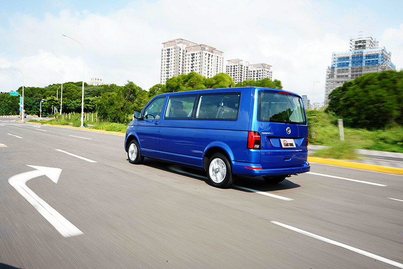 T6.1在導入MQB AO車輛電子系統後,整體駕馭起來更為輕鬆好上手。