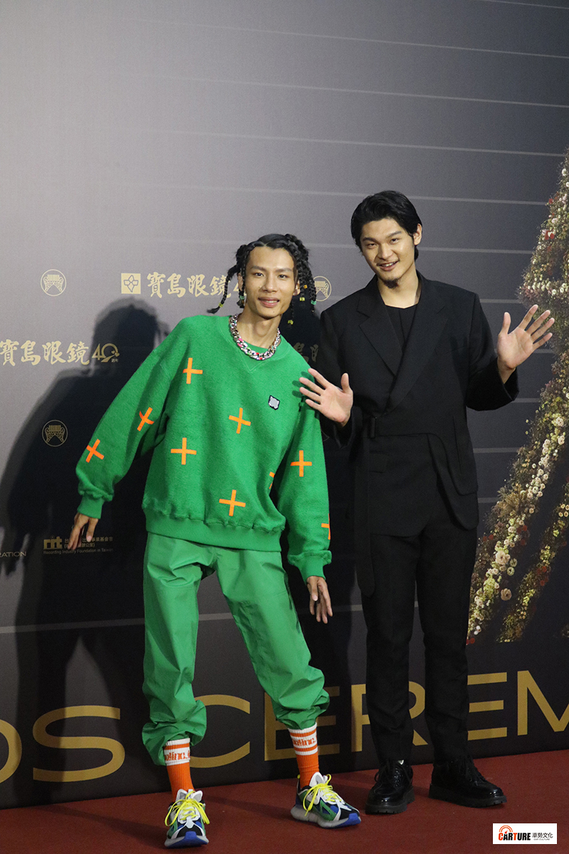 《第31屆金曲獎》星光大道-春艷(左起)、Leo王。