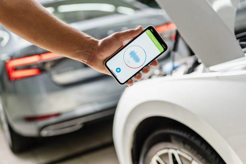 Skoda開發的Sound Analyser APP程式,透過用聽的分析異常聲音找出問題。