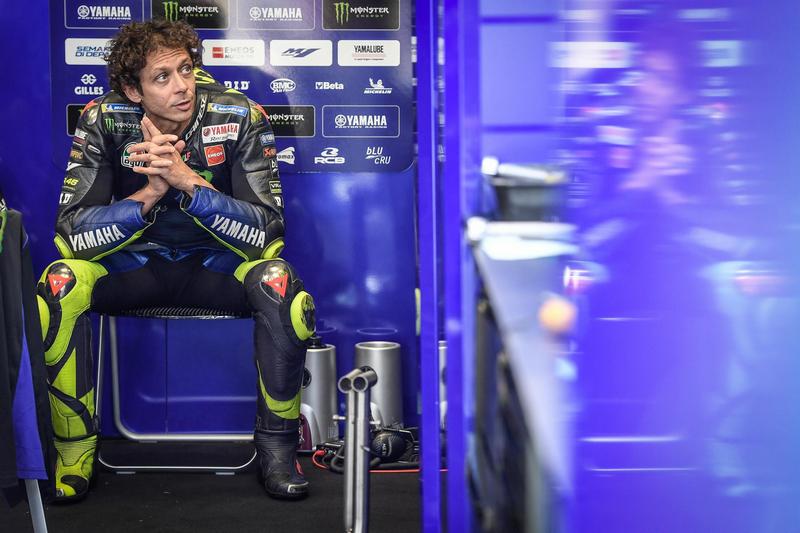 【MotoGP情報】Rossi衰運連連,摔車退賽、200座頒獎台目標難以達成也就算了,現在還感染武漢肺炎,被迫本周無法參賽