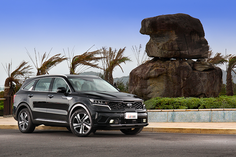 才於2020年年初發表的新世代Kia Sorento,國內就快速的於11月進行導入。