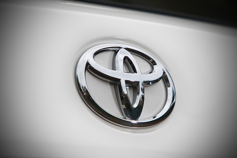 在台灣,應該沒有人不知道這個廠徽代表的是TOYOTA吧?