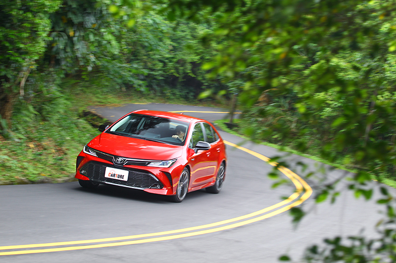 COROLLA ALTIS的豐功偉業無需多言,從台灣街頭巷尾的風景中便能略窺一二。