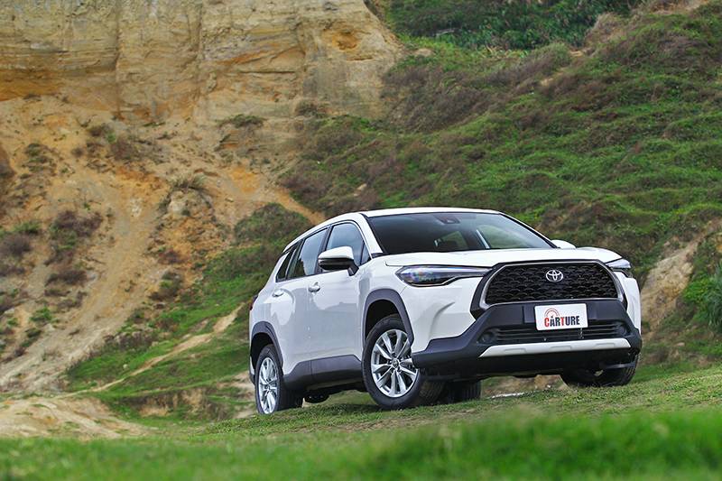 一如跨界CUV思維,TOYOTA COROLLA CROSS擁有更自由不羈的型格、更自若充裕的空間以及更自在恣意的行動力。