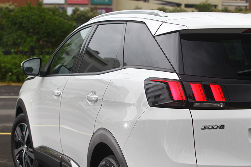 將最受歡迎的中型SUV車格配上大扭力柴油動力輸出,正是眼前的Peugeot 3008 1.5L BlueHDi Allure+。