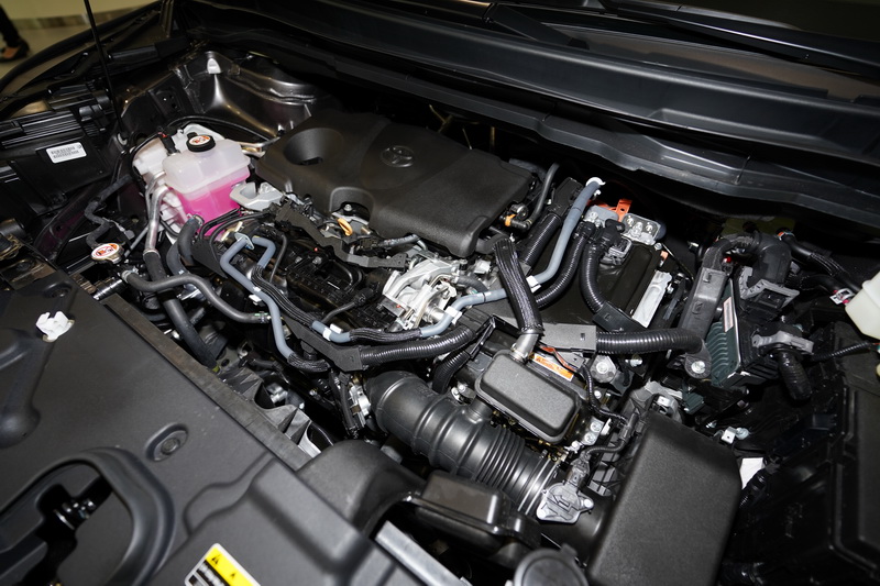 動力捨棄過往大排量3.5升自然進氣配置,全面採用2.5L Hybrid動力作為動力來源