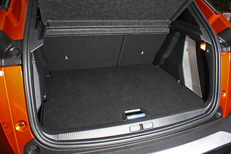 行李廂一般狀態下便有405升,一旦將後排座椅前傾更可擴增至1,467升容積。