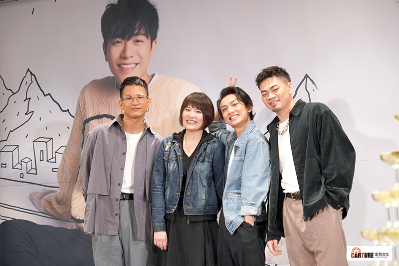 【車勢星聞】茄子蛋與演唱會總導演的魚丁糸香我(馨儀)合照。