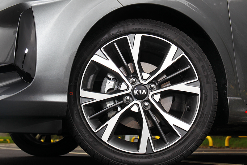 同樣維持16吋輪圈,但造型設計與以往不同。