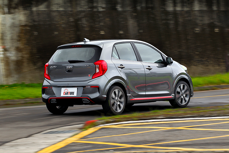 Picanto行路質感不像入門小車,甚至還給予不俗的操控水準。