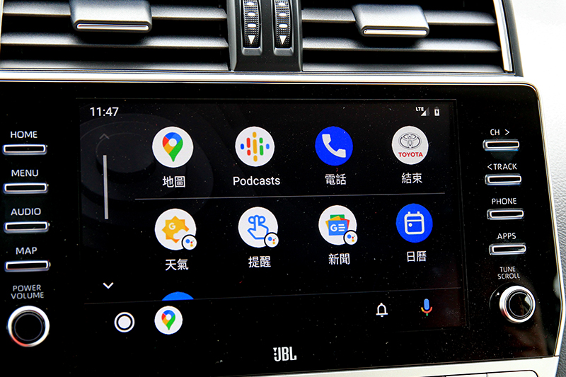 中央觸控螢幕從改款前的8吋升級為9吋,並支援時下流行的Android Auto與Apple Carplay