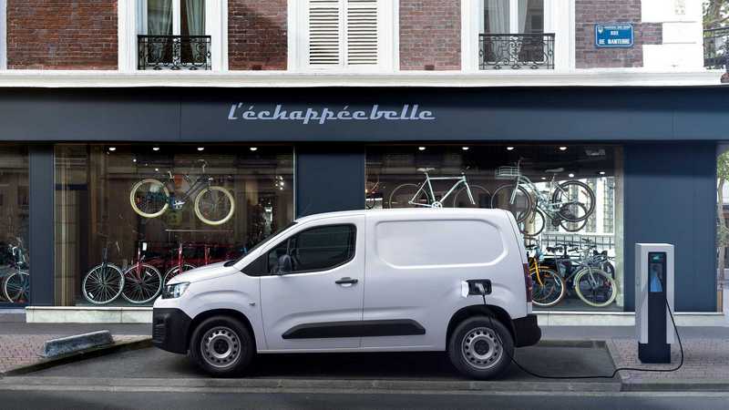 e-Berlingo同樣具有800公斤載重、4.4立方公尺載物空間等特性。