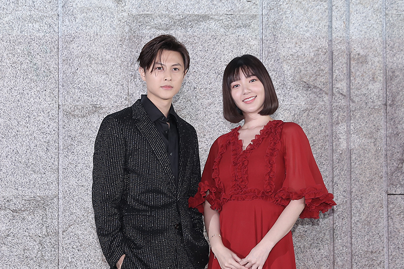 【車勢星聞】電影《山中森林》主要演員(左起)邱勝翊(王子)、郭雪芙。(圖:禾力文創提供)