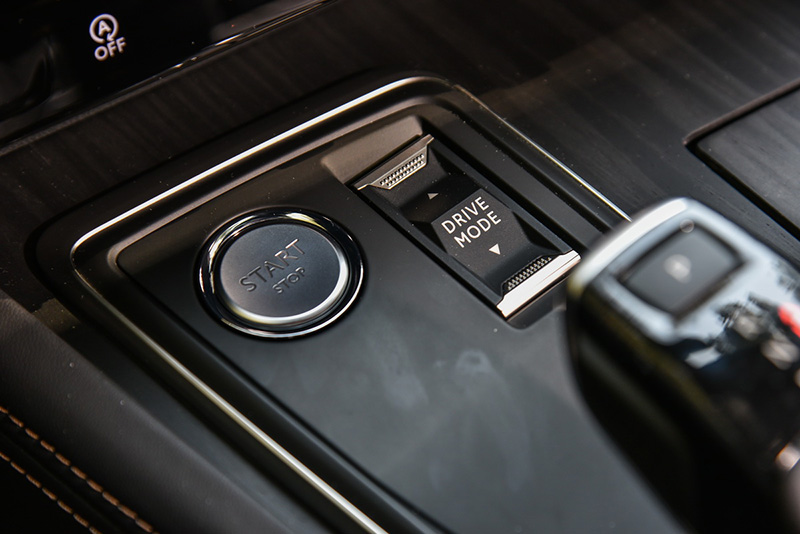Peugeot 508提供5種駕駛模式可選擇。