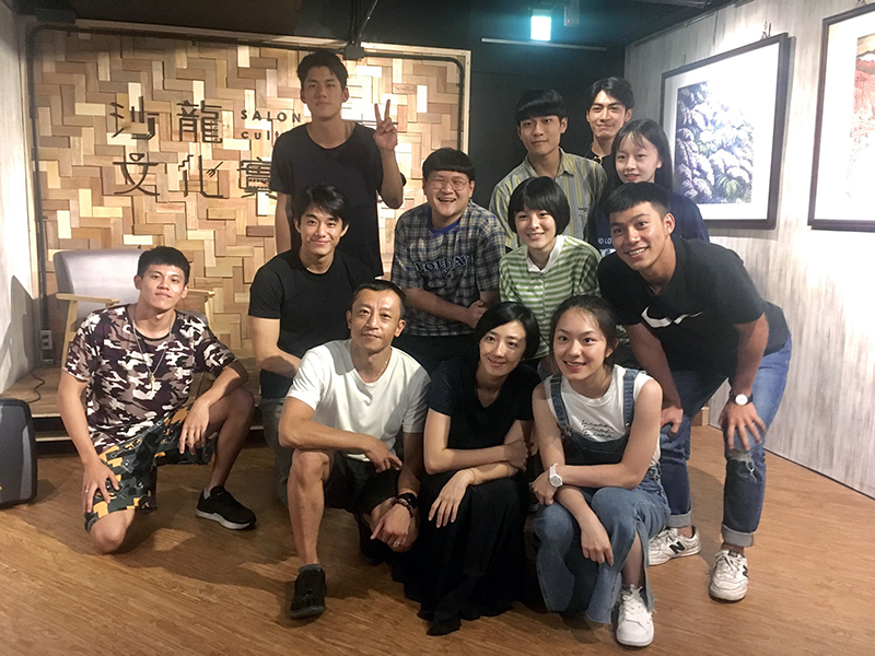 【車勢星聞】《天橋上的魔術師》邀請金馬影后桂綸鎂客座表演老師精磨演技。(圖:公視、myVideo提供)
