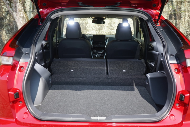 後座椅背全倒的最大置物量為1,149公升,以中型SUV而言算是中規中矩的表現