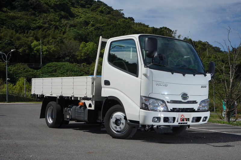 試車生涯首度試駕3.5噸貨車，期待中難免帶些緊張