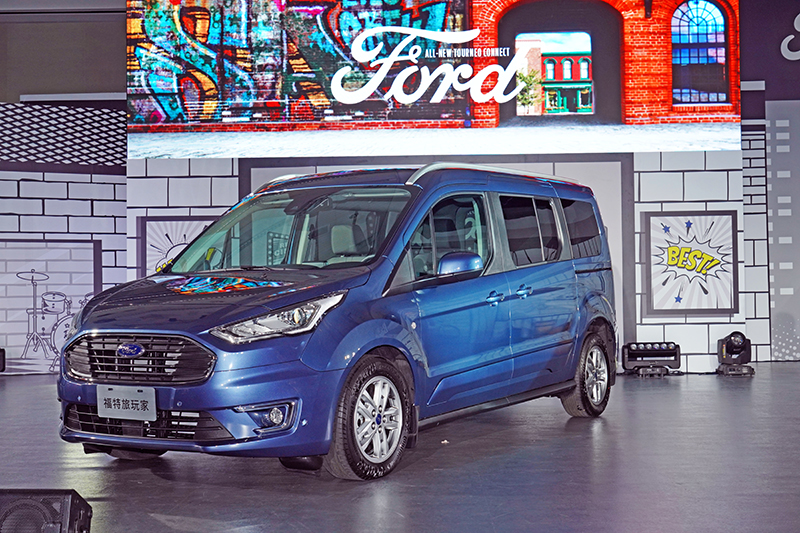  104.8萬起，盧廣仲代言百變小酷巴─全新Ford Tourneo Connect旅玩家正式上市 