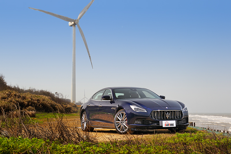 從前緣看去,要能一眼分辨出是改款前或改換後的Quattroporte有些難度