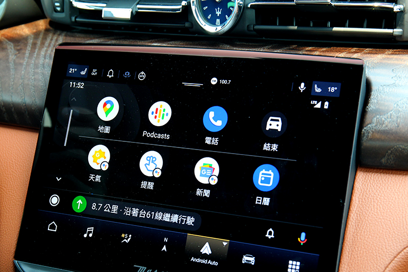 時下流行的Apple Carplay及Android Auto也是標配項目之一