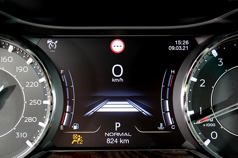 Skyhook電子懸吊、ADAS先進駕駛輔助系統、LSD機械式限滑差速器皆有配置