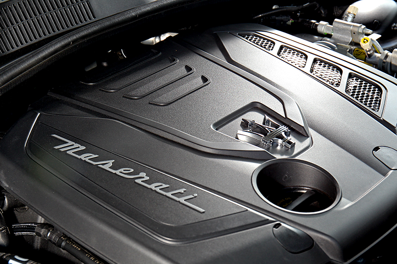 2.0升渦輪引擎加上48V馬達的輔助下能產生330匹的最大馬力